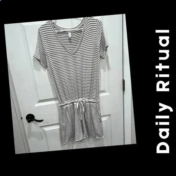 Daily Ritual shorts romper black and white striped - Picture 1 of 5